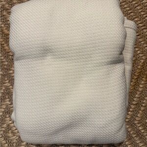 Hudson Park Ivory Queen/Full Size Coverlet